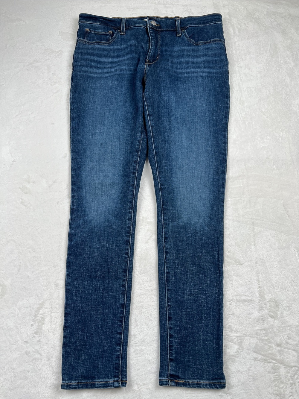Levi’s 311 Shaping Skinny Jeans Women’s Size 32 Dark Wash Stretch Denim - Picture 1 of 3